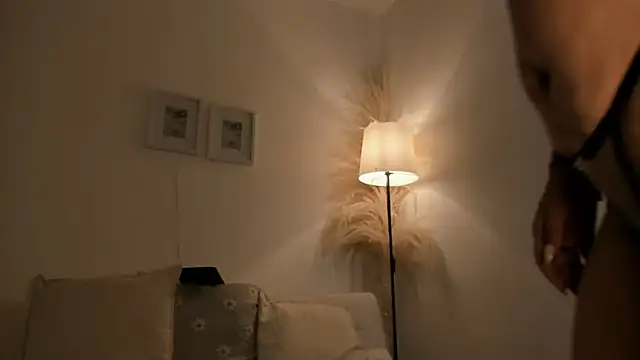 iara martinez online show from March 13, 1:49 pm