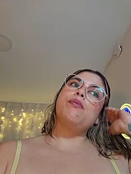 Juliietha servas online show from March 15, 1:23 am