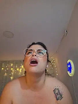 Snapshot of Juliietha_servas chatting on May 19, 1:56 am Juliietha servas online show from May 19, 1:56 am
