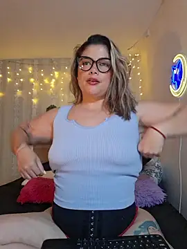 Snapshot of Juliietha_servas chatting on May 8, 12:47 am Juliietha servas online show from May 8, 12:47 am