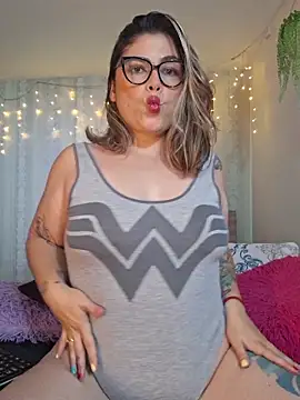 Snapshot of Juliietha_servas chatting on June 7, 8:25 pm Juliietha servas online show from June 7, 8:25 pm