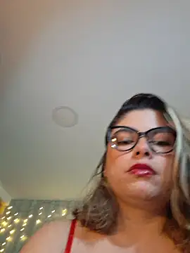 Snapshot of Juliietha_servas chatting on May 30, 11:43 pm Juliietha servas online show from May 30, 11:43 pm