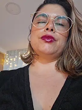 Juliietha servas online show from March 23, 10:09 pm