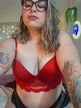 Snapshot of Juliietha_servas chatting on July 19, 10:50 pm Juliietha servas online show from July 19, 10:50 pm