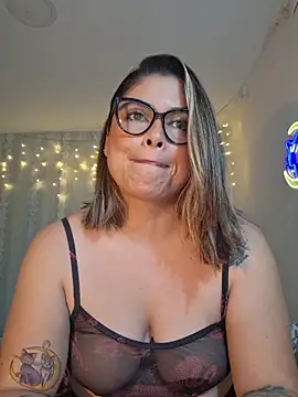 Snapshot of Juliietha_servas chatting on April 28, 12:09 am Juliietha servas online show from April 28, 12:09 am