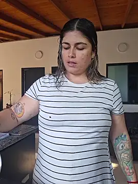 Snapshot of Juliietha_servas chatting on June 28, 9:54 pm Juliietha servas online show from June 28, 9:54 pm