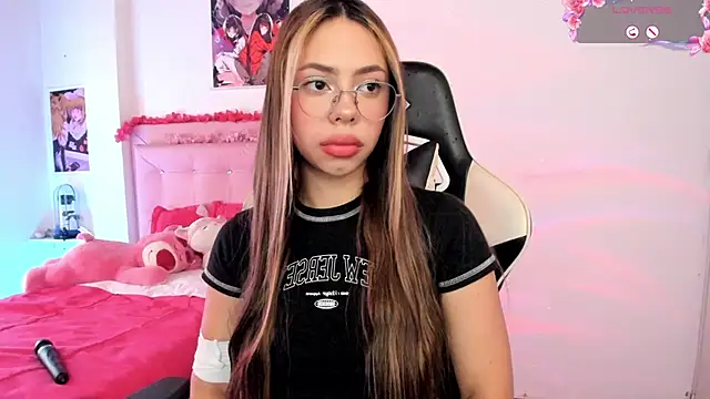 Snapshot of little_jade chatting on December 4, 5:01 pm little jade online show from December 4, 5:01 pm