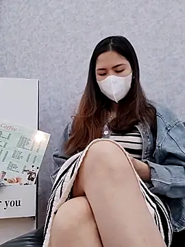 Snapshot of Kathylove_2023 chatting on December 16, 5:33 am Kathylove 2023 online show from December 16, 5:33 am