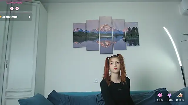 Snapshot of MargoFoxy chatting on March 13, 7:42 am MargoFoxy online show from March 13, 7:42 am