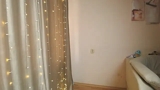 Snapshot of MargoFoxy chatting on March 17, 7:35 am MargoFoxy online show from March 17, 7:35 am