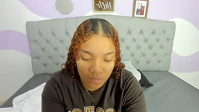 Snapshot of BRIYITHMENA chatting on February 10, 12:15 pm BRIYITHMENA online show from February 10, 12:15 pm