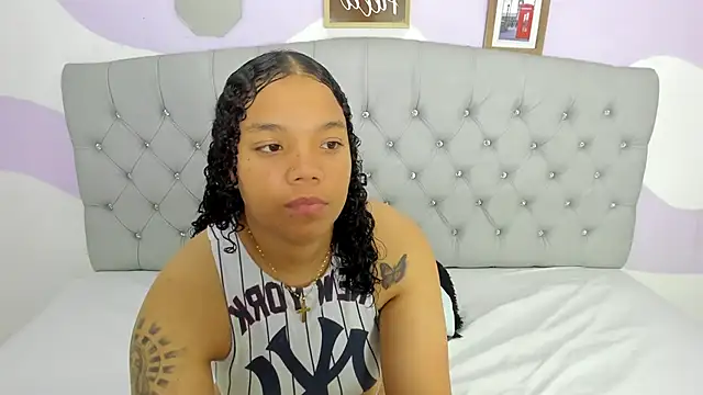 Snapshot of BRIYITHMENA chatting on July 2, 1:17 pm BRIYITHMENA online show from July 2, 1:17 pm