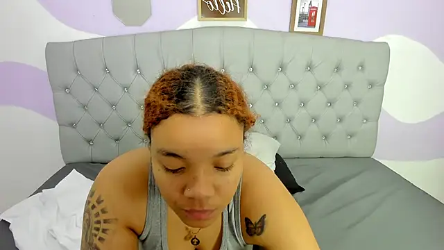 Snapshot of BRIYITHMENA chatting on February 17, 12:35 pm BRIYITHMENA online show from February 17, 12:35 pm