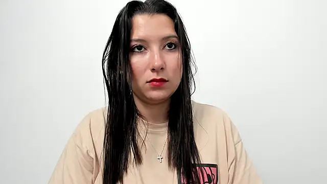 Snapshot of cami-01 chatting on November 6, 8:46 pm cami-01 online show from November 6, 8:46 pm