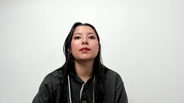 Snapshot of cami-01 chatting on November 7, 8:46 pm cami-01 online show from November 7, 8:46 pm