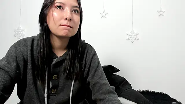 cami-01 online show from April 5, 3:30 pm