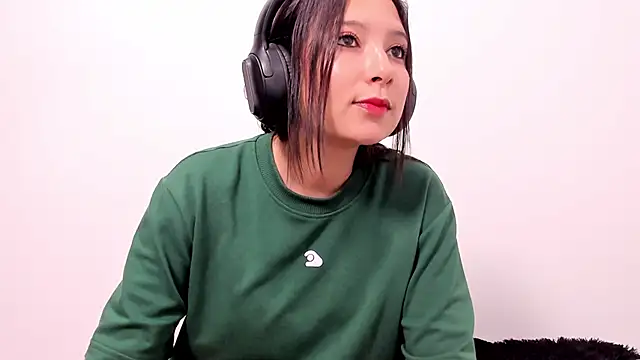 Snapshot of cami-01 chatting on October 11, 9:05 pm cami-01 online show from October 11, 9:05 pm