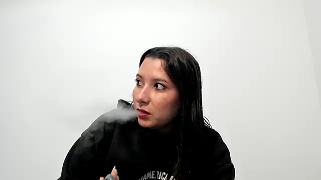 Snapshot of cami-01 chatting on November 24, 2:39 pm cami-01 online show from November 24, 2:39 pm