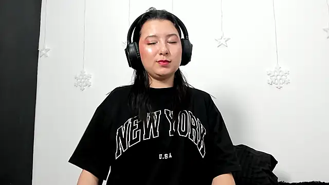 cami-01 online show from March 22, 3:35 pm