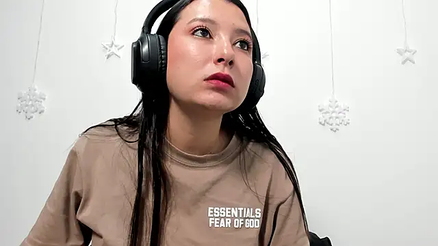 cami-01 online show from January 7, 10:15 pm