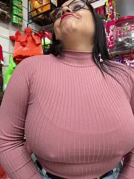 Snapshot of Sol_biglips chatting on July 5, 1:18 pm Sol biglips online show from July 5, 1:18 pm