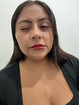 Sol biglips online show from March 14, 10:05 pm