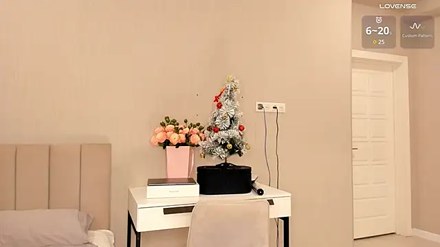 aya shy online show from December 23, 2:28 pm