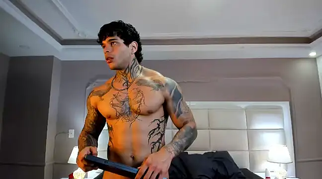 Snapshot of ray_coopers chatting on December 6, 12:40 am ray coopers online show from December 6, 12:40 am