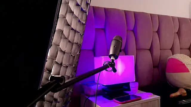 SophiaKarson online show from February 13, 5:24 pm