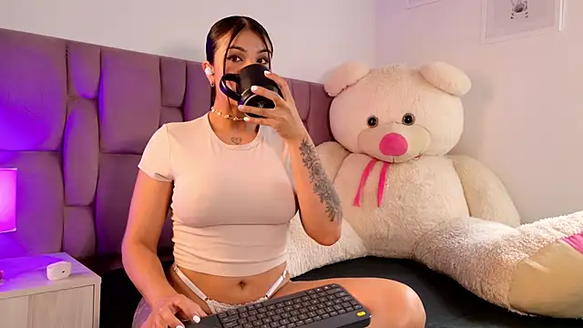 SophiaKarson online show from January 13, 5:50 pm