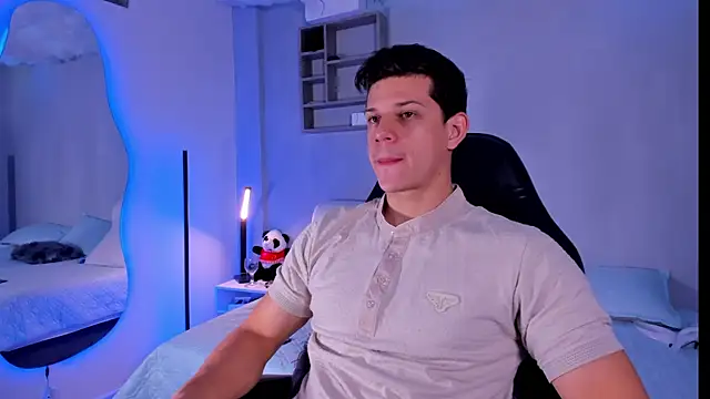 MarcoSullivan online show from December 3, 1:32 pm