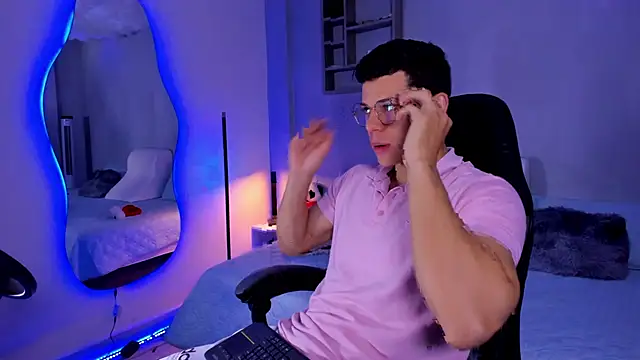 MarcoSullivan online show from December 17, 1:38 pm