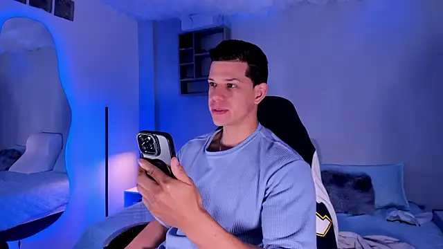 MarcoSullivan online show from December 15, 1:39 pm