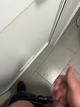 Snapshot of _themask_ chatting on February 17, 9:10 pm themask online show from February 17, 9:10 pm