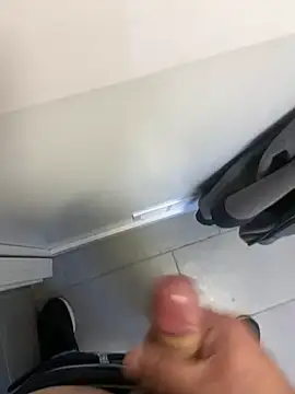 Snapshot of _themask_ chatting on December 15, 1:32 pm themask online show from December 15, 1:32 pm