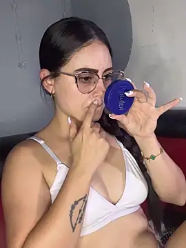 Snapshot of Azuna25 chatting on February 20, 8:00 pm Azuna25 online show from February 20, 8:00 pm