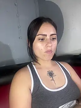 Snapshot of Azuna25 chatting on June 24, 9:12 pm Azuna25 online show from June 24, 9:12 pm