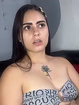 Snapshot of Azuna25 chatting on June 11, 12:32 am Azuna25 online show from June 11, 12:32 am