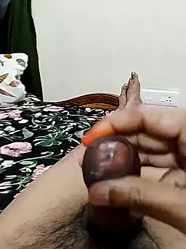 AUNTY1984 online show from October 2, 6:39 am