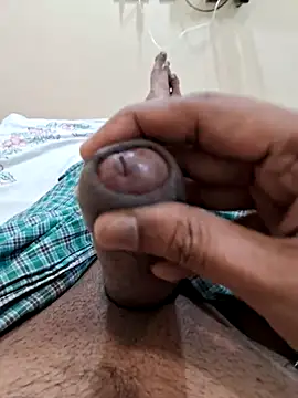 AUNTY1984 online show from June 1, 7:41 am