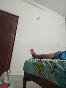 AUNTY1984 online show from May 24, 2:50 pm