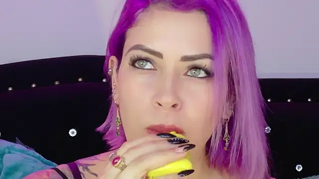 Natalia Montoya online show from May 7, 10:46 pm