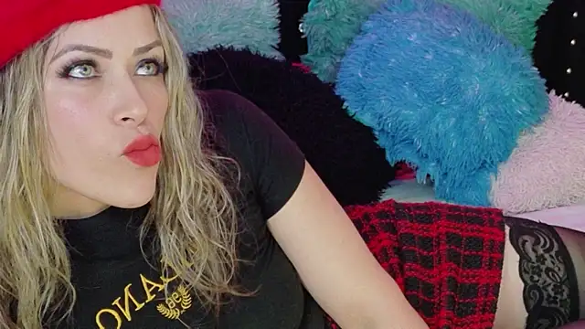 Natalia Montoya online show from December 3, 1:17 am