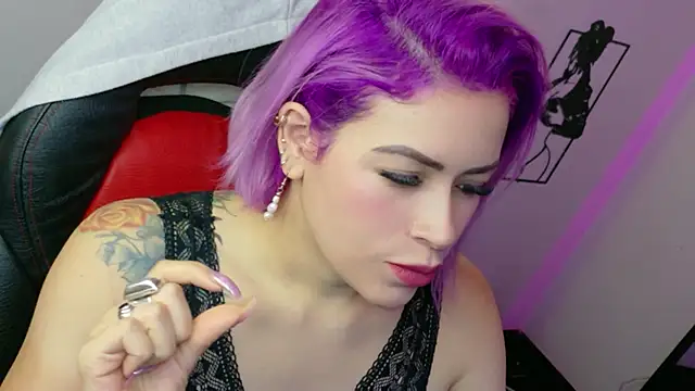 Natalia Montoya online show from April 22, 12:39 am