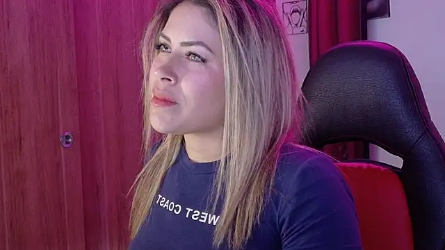 Snapshot of Natalia_Montoya chatting on October 9, 2:01 am Natalia Montoya online show from October 9, 2:01 am