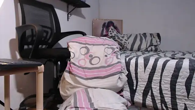 bix couples online show from November 10, 11:21 pm