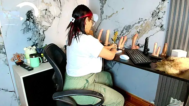 AlixLong online show from February 8, 9:56 pm