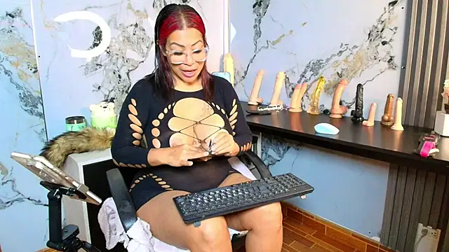 AlixLong online show from February 3, 3:15 am