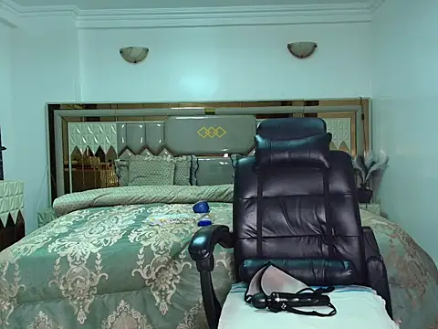 ebony shilly3 online show from January 8, 12:16 am