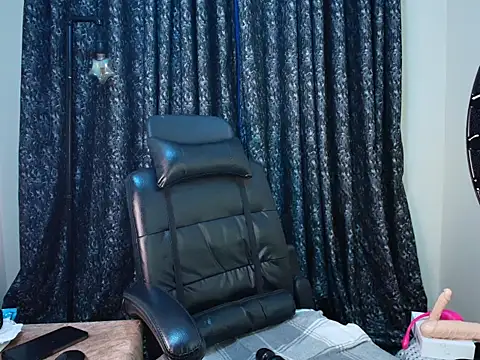 ebony shilly3 online show from October 10, 11:27 pm